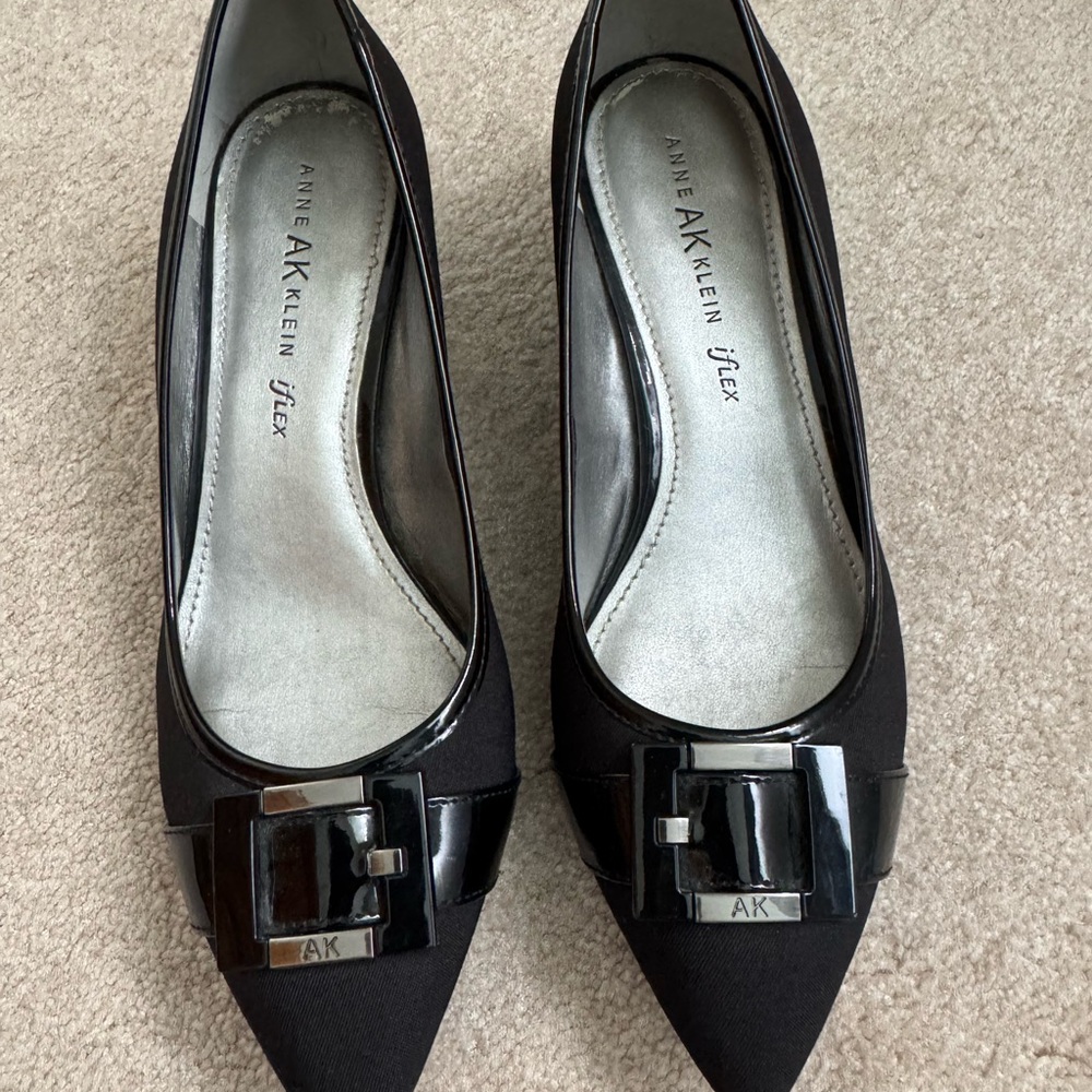 Anne Klein Black Heels Elegant and Versatile